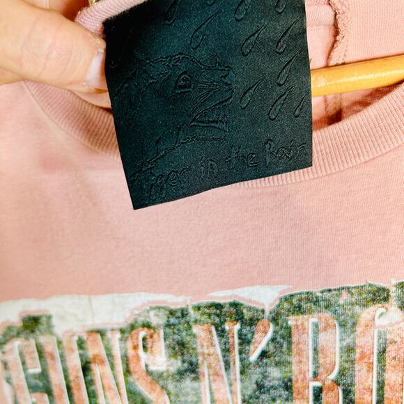 Tiger In The Rain Limited Edition Guns and Roses T-Shirt XS BNWOT - Picture 7 of 12